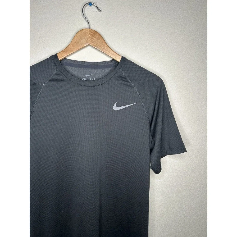 Nike Pro Dri Fit Mens Size Medium Breathe Training Intense Workout Black T Shirt